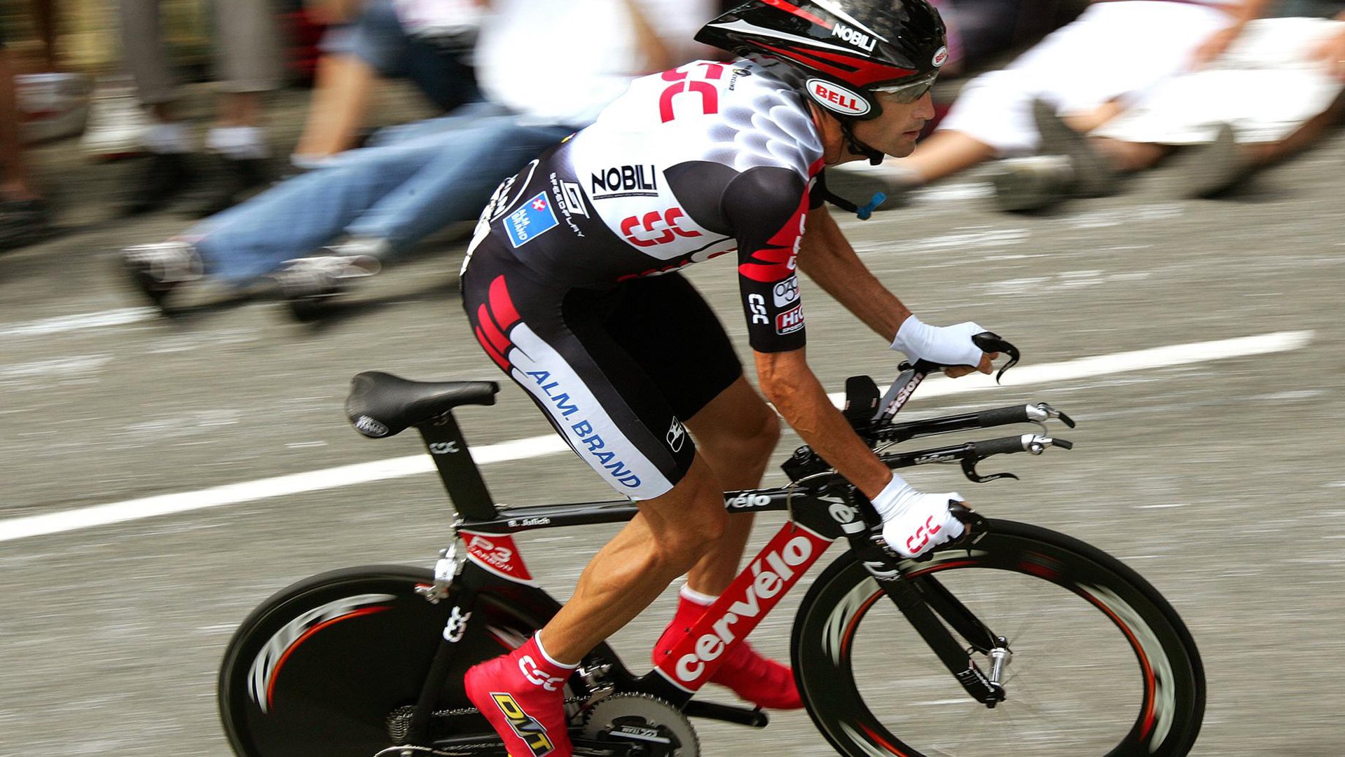 皮特·卡普尔的突破能力和精准的战术执行，让袋鼠队攻守两端均衡