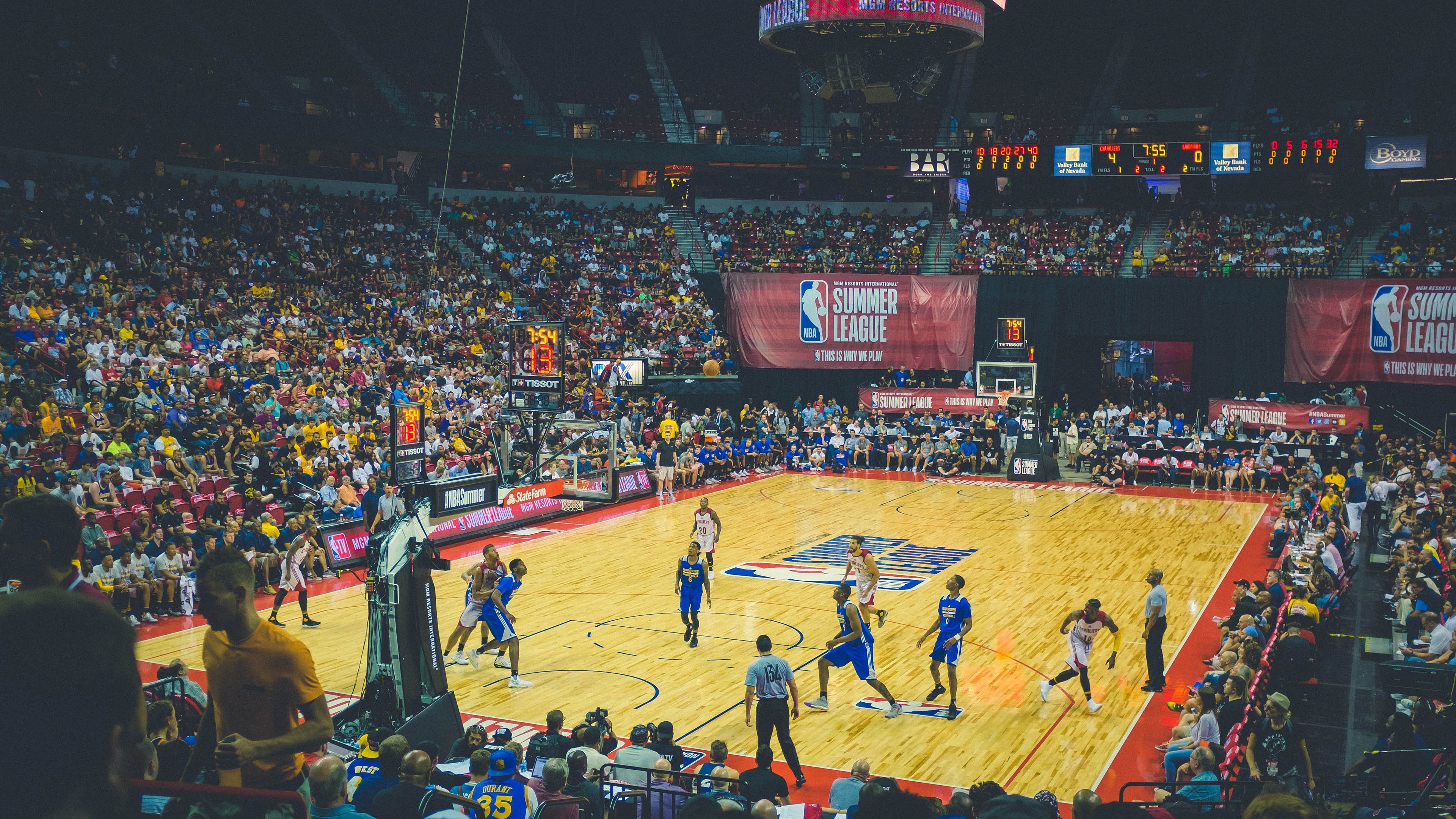 皮特·卡普尔的突破能力和精准的战术执行，让袋鼠队攻守两端均衡